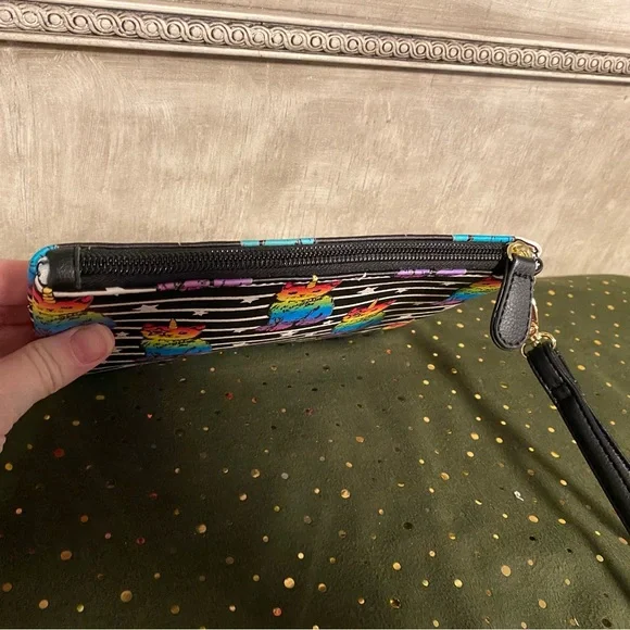 Luv Betsey Johnson Wristlet Green Red Pouch Kitty Cat Rainbow Unicorn Clutch Bag - Picture 3 of 4